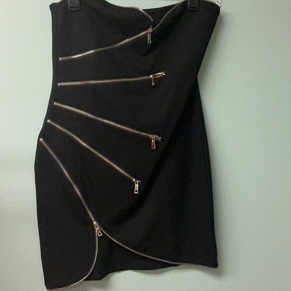 Black Skirt with Zipper Accents